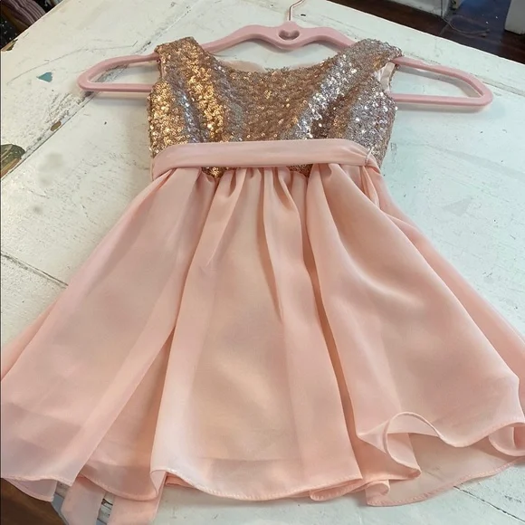Christina Wu Dresses | Elegant Rose Gold And Pink Flower Girl Dress By Christina Wu. | Color: Pink | Size: Various | Mariegilley69's Closet Christina Wu Dresses | Elegant Rose Gold And Pink Flower Girl Dress By Christina Wu. | Color: Pink | Size: Various | Mariegilley69's Closet